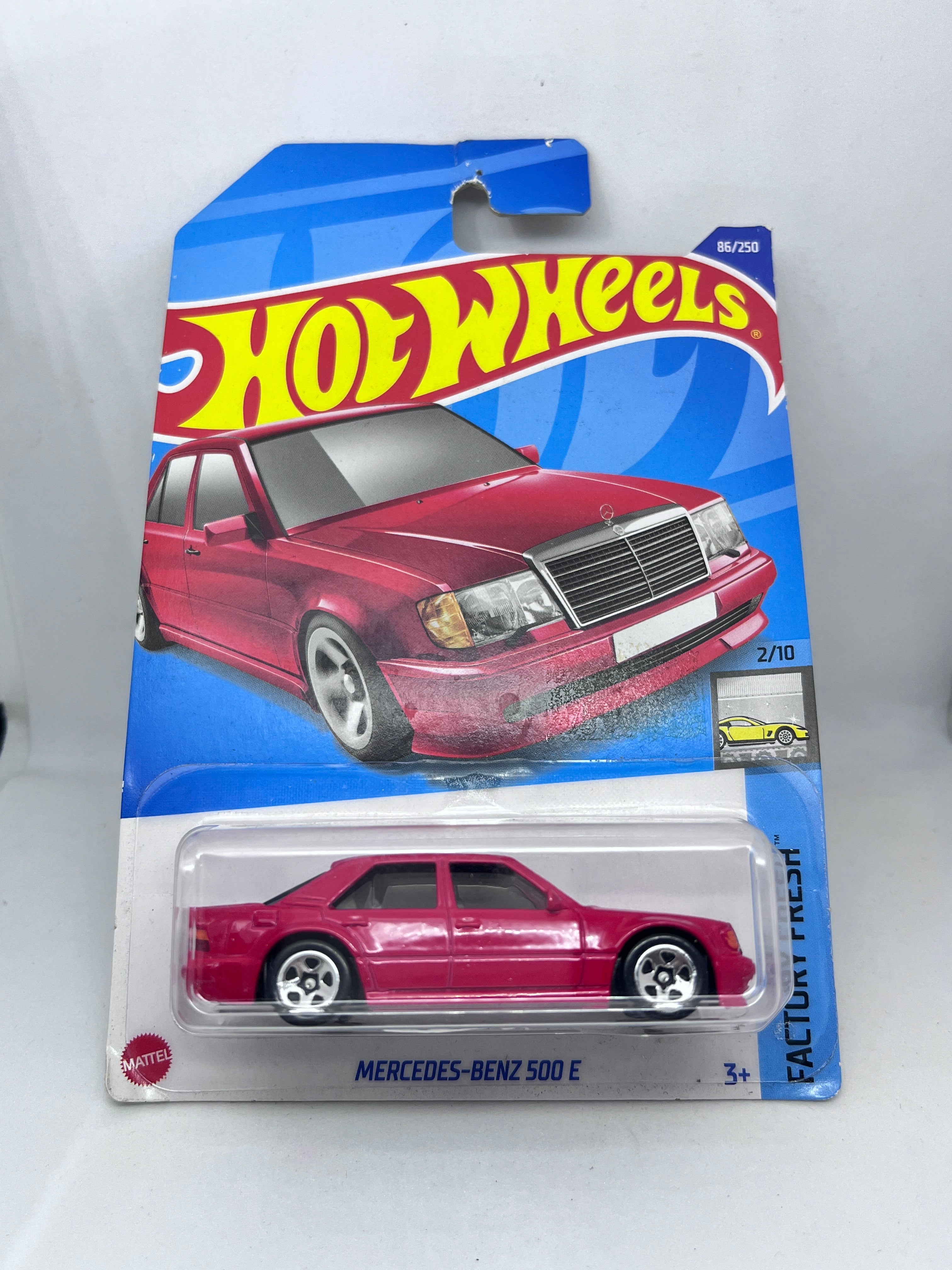 Mercedes-Benz 500 E (Red)
